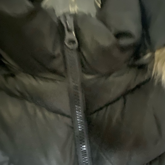 Gap Womens Black Faux Fur Lined Hooded Zip Up Puffer Vest. Sz- XS - Picture 3 of 13